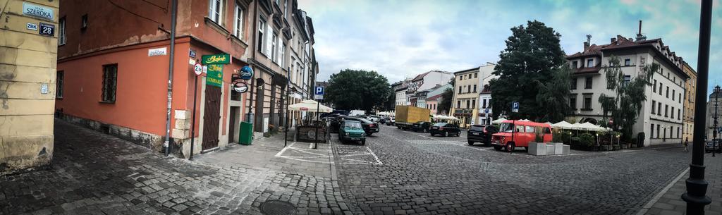 Studio Z Ogrodem Przy Starej Zajezdni Krakow Exterior photo